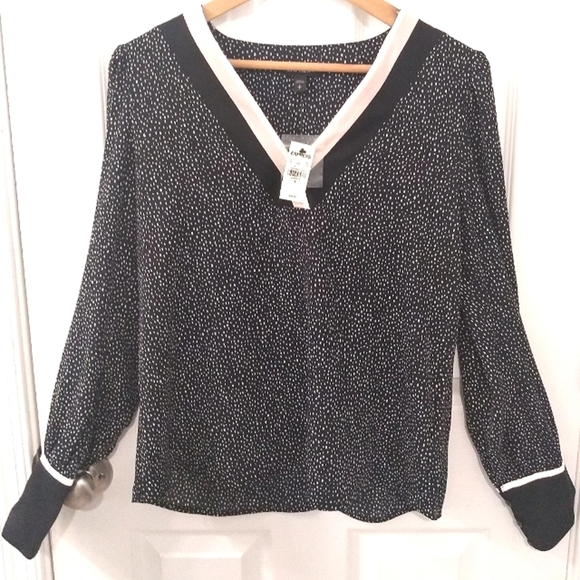 SET OF 2 NWT Express V Neck Neutral Blouses Micro Dot Floral Size S - Picture 4 of 15